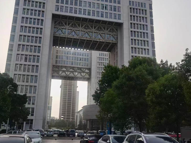 港口作業(yè)過(guò)程中的人身傷亡事故引起的人身?yè)p害怎么辦？深圳厲害的律師來(lái)回答